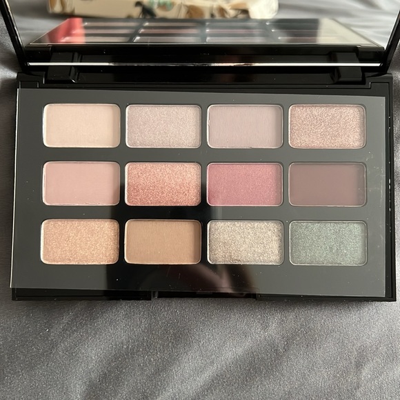 Laura Geller The Casual Collection Eyeshadow Palette - Picture 2 of 4